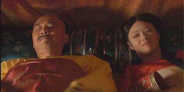 甄嬛传宜修和华妃看戏,甄嬛传宜修处置华妃视频