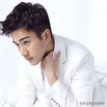 男生上圆下尖脸型适合的清爽发型,下宽上窄的脸型男士发型