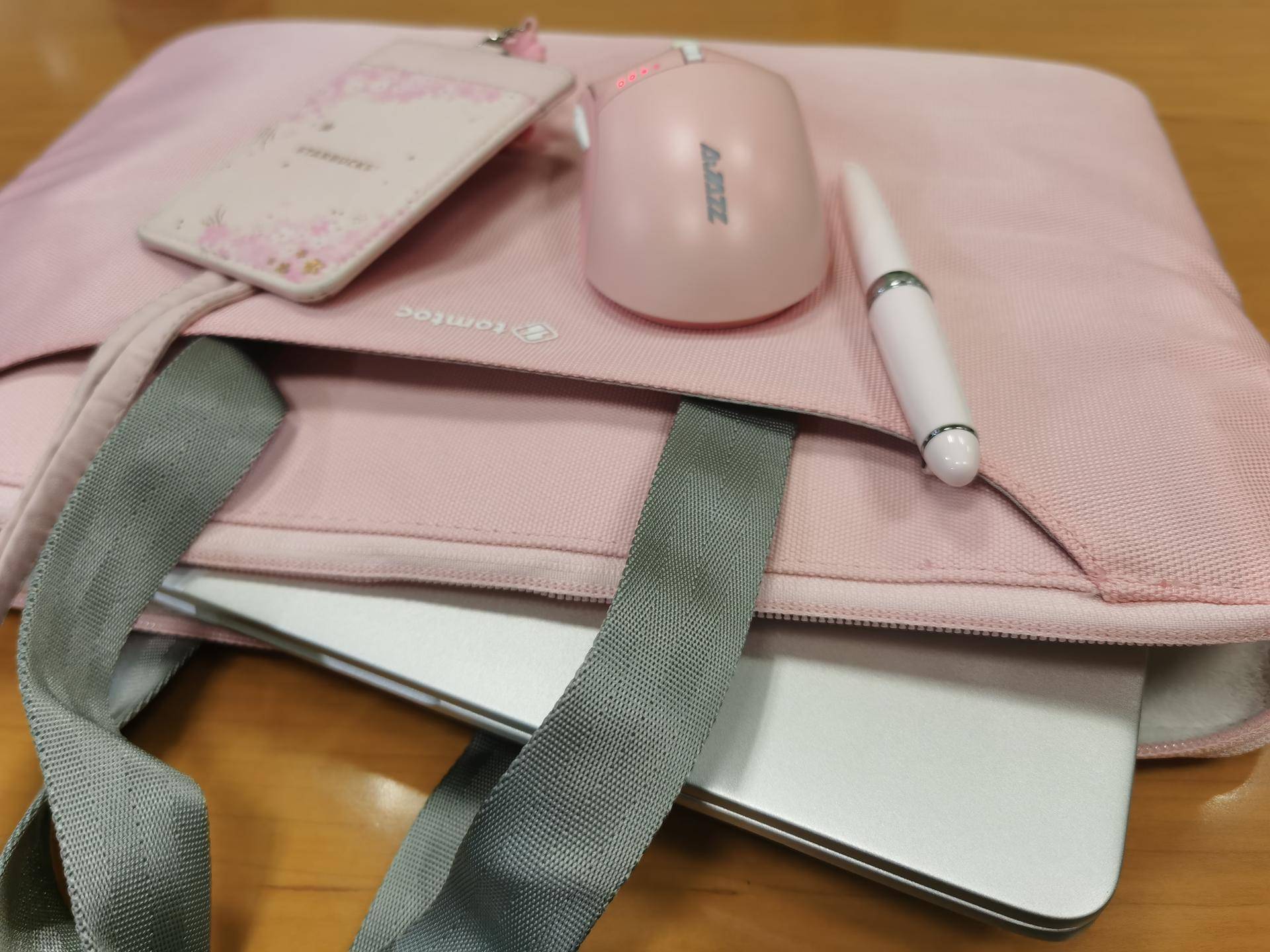 女人控制不住买衣服,女生总是控制不住买衣服