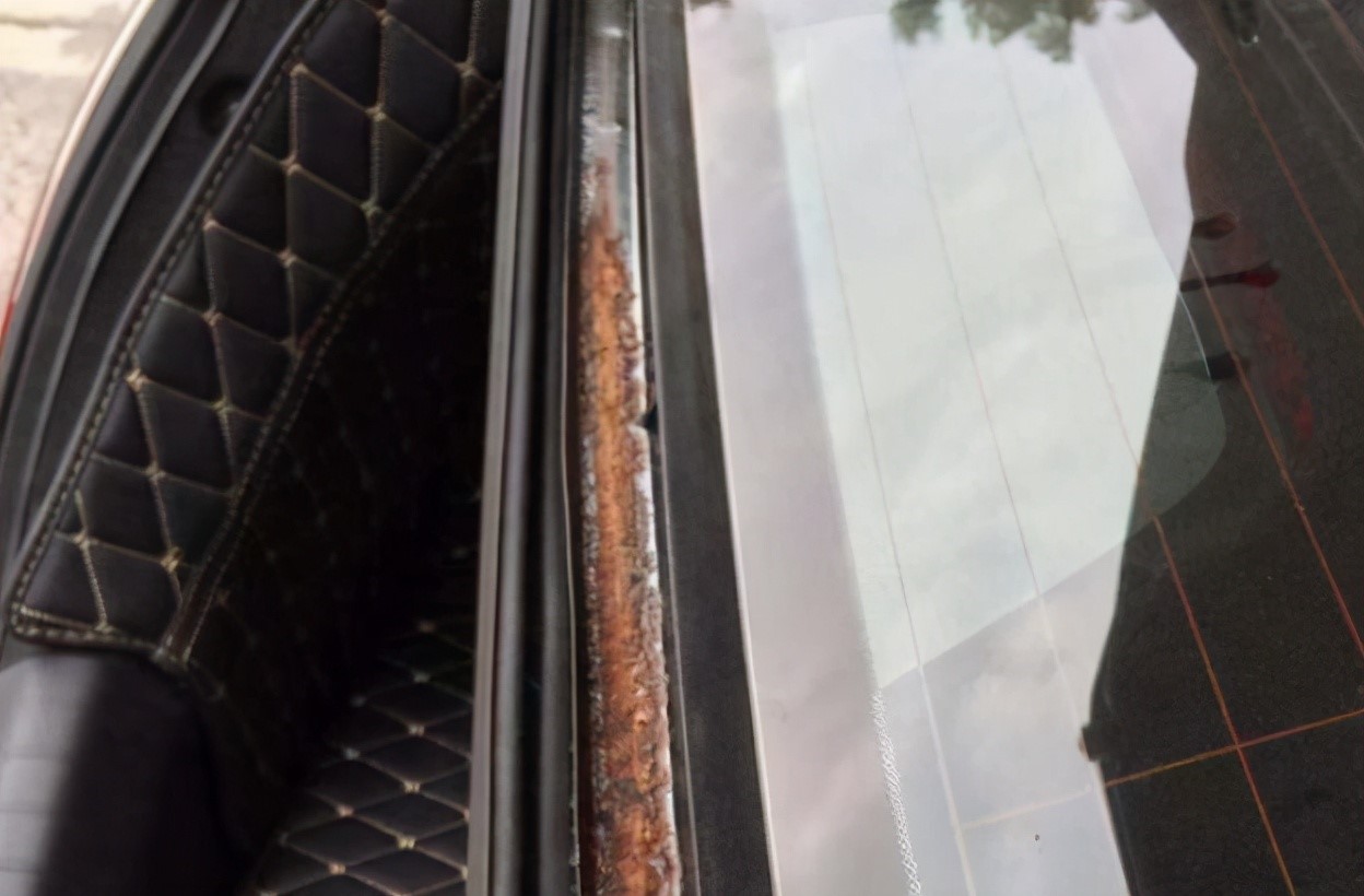 本田思域劲势版底盘会生锈不,本田思域为什么座椅底下生锈