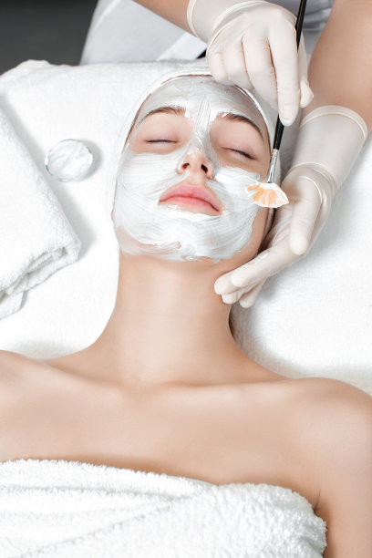 毛孔粗大惹人烦，睡前4个好习惯，2个月变0毛孔牛奶肌