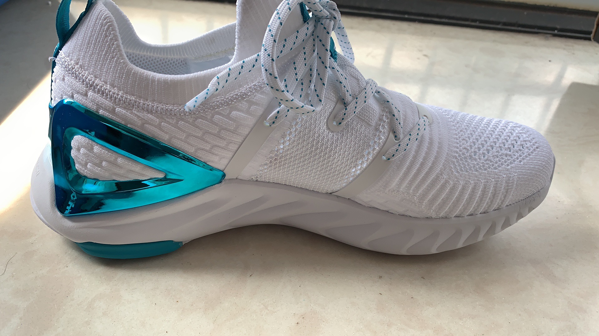 匹克态极跑鞋3.0对比4.0,匹克态极1.0跑鞋测评