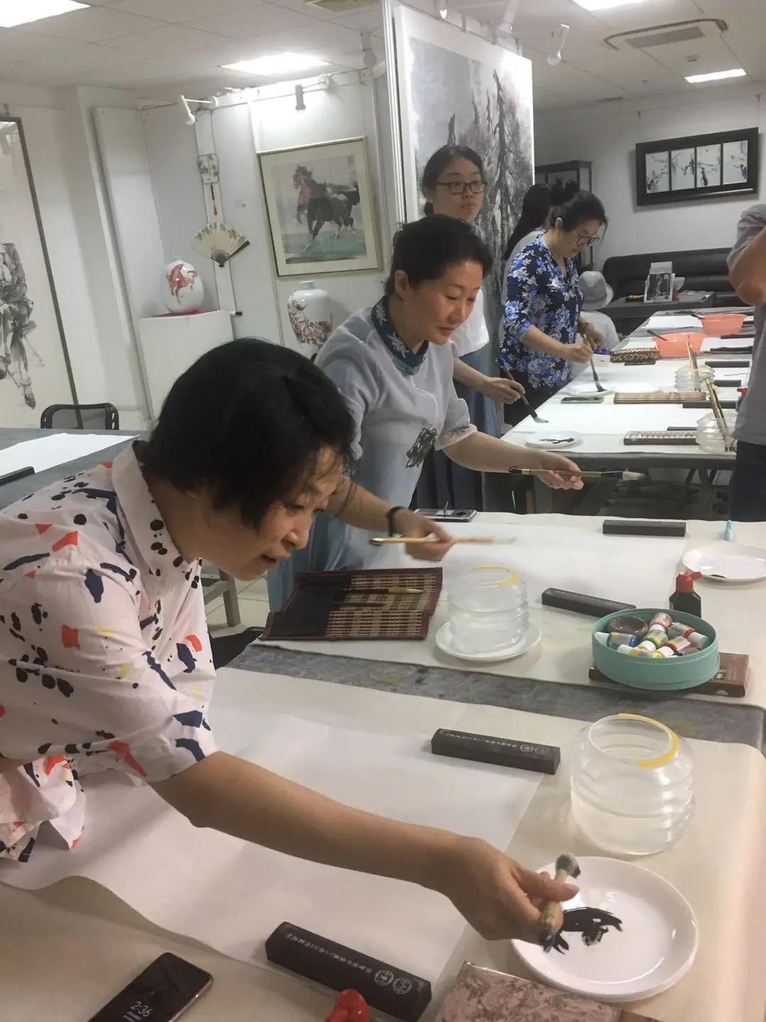 丹青丝韵——张智棟中国画丝巾绘画课堂第一期活动掠影