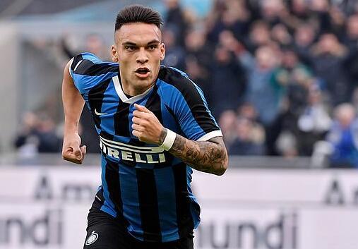 阿亚拉劳塔罗去巴萨,阿奎罗重新入选阿根廷队