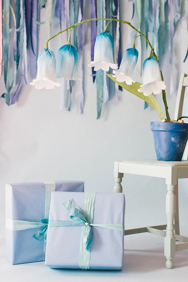 用手工纸做出来的花型装饰,软皱纹纸手工花