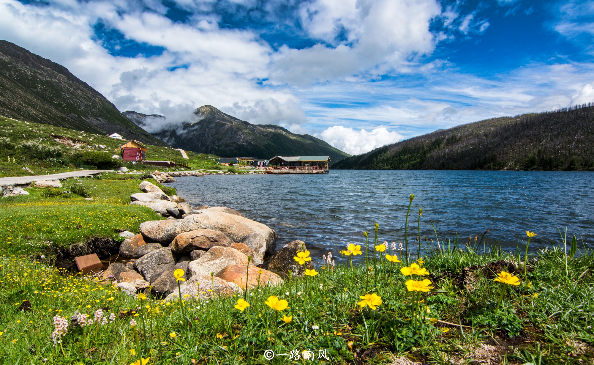 四川甘孜州丹巴甲居藏寨,甘孜州甲居藏寨免费景区