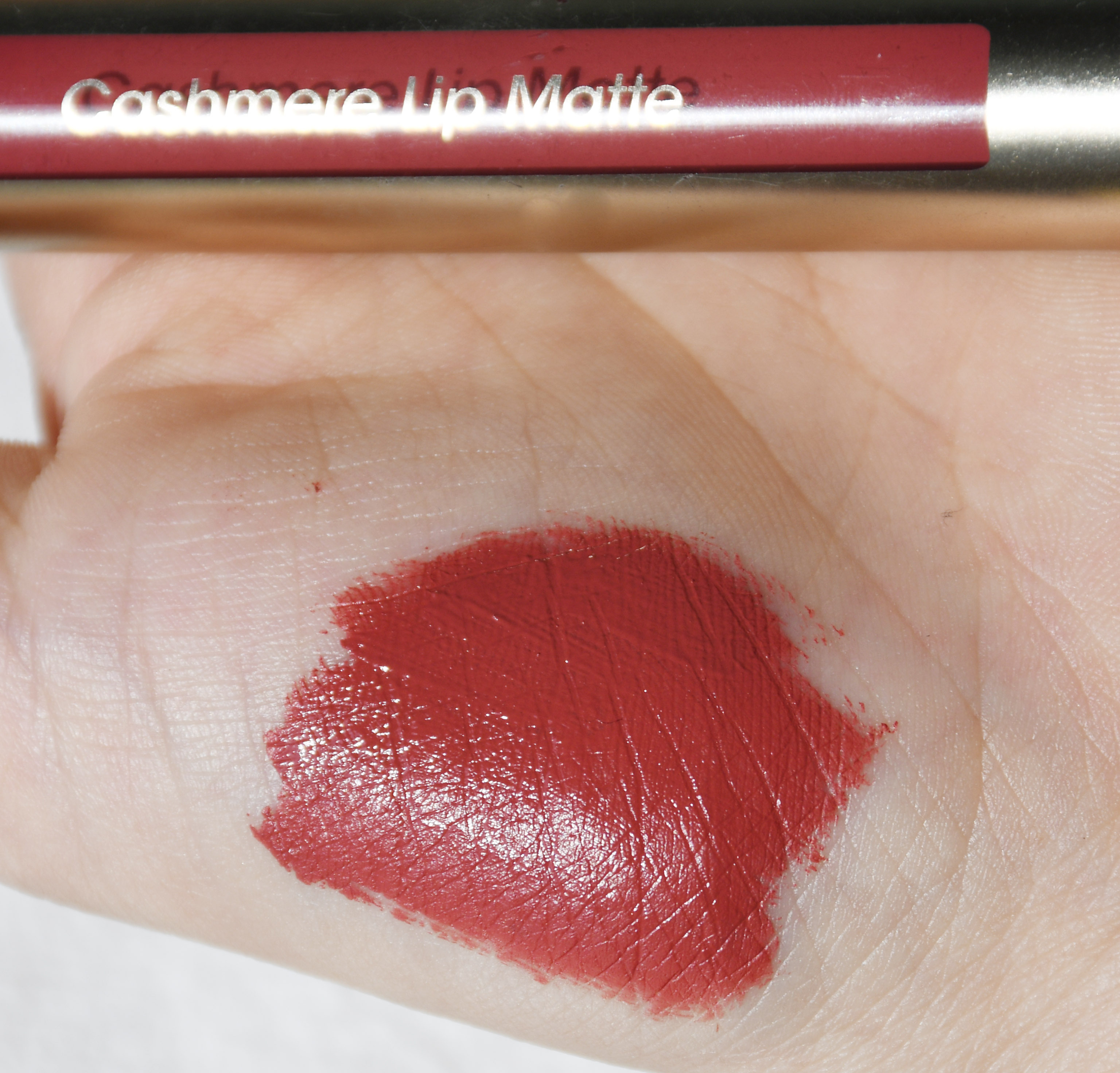 平价花西子口红试色测评,好用的平价口红测评遮唇色