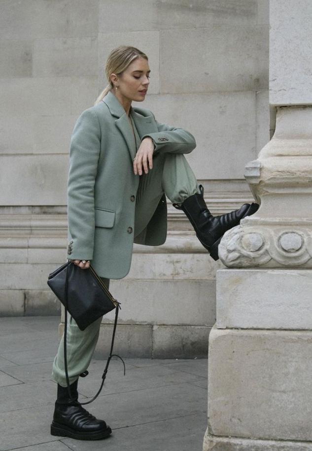 马丁靴穿起来不好看,马丁靴平底不增高百搭