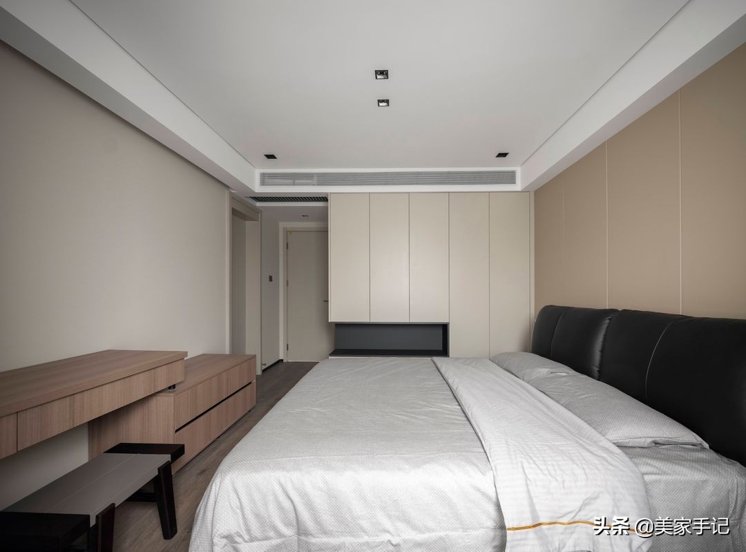 苏州夫妇140㎡家，主卧做个小改动，偷出一个衣帽间，真心实用