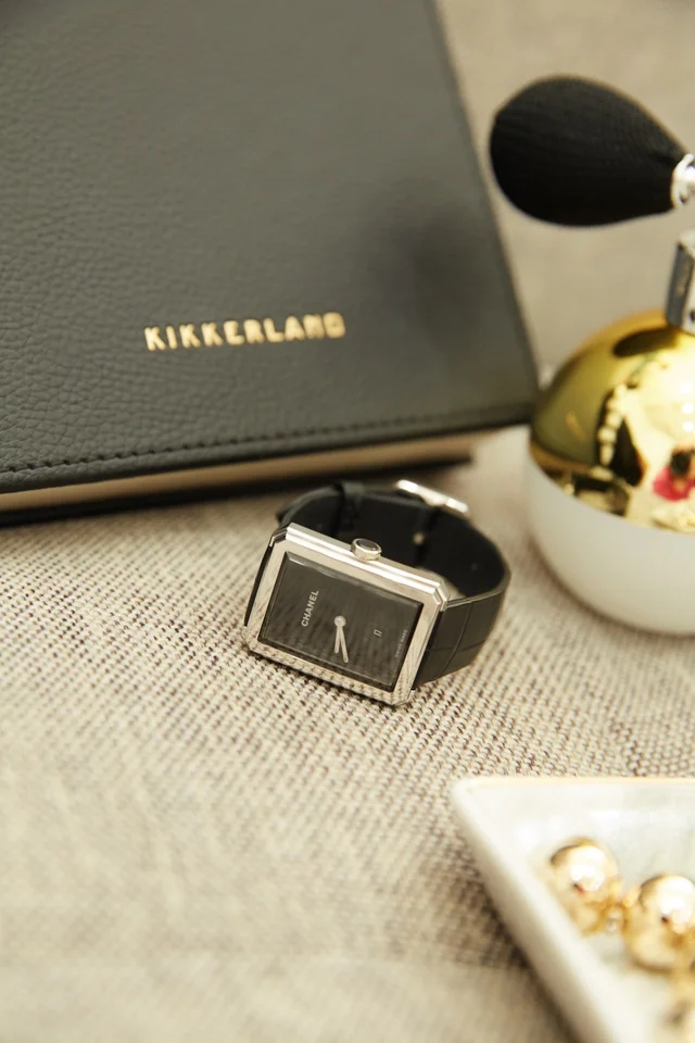 打开韩国潮模IreneKim的衣橱，原来她有这些Chanel的特别款