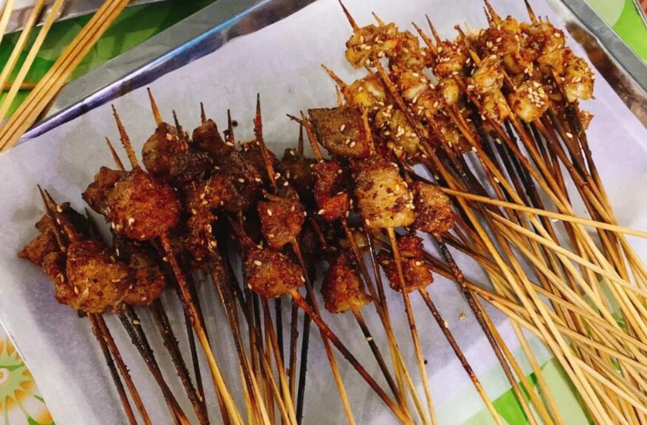 摆小摊炸串成本高吗,沈阳街边炸串一个月能赚多少钱