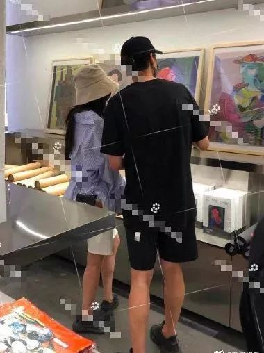 魏大勋杨幂亲密照,杨幂和魏大勋的高甜合集