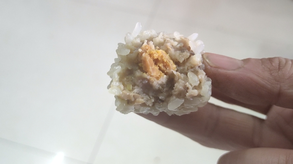 最好吃的珍珠肉丸,咸蛋黄流沙肉丸子