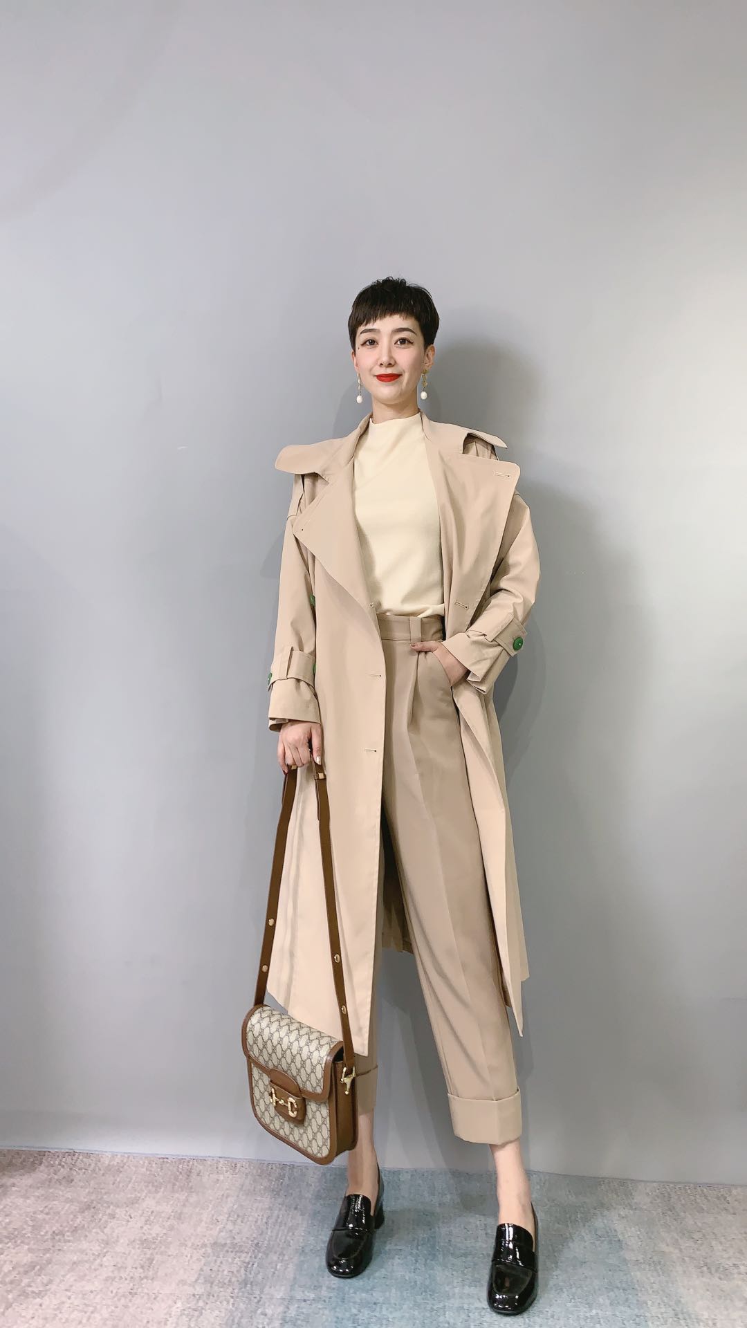 50岁穿洋气时髦风衣,各种款式风衣穿搭全图片