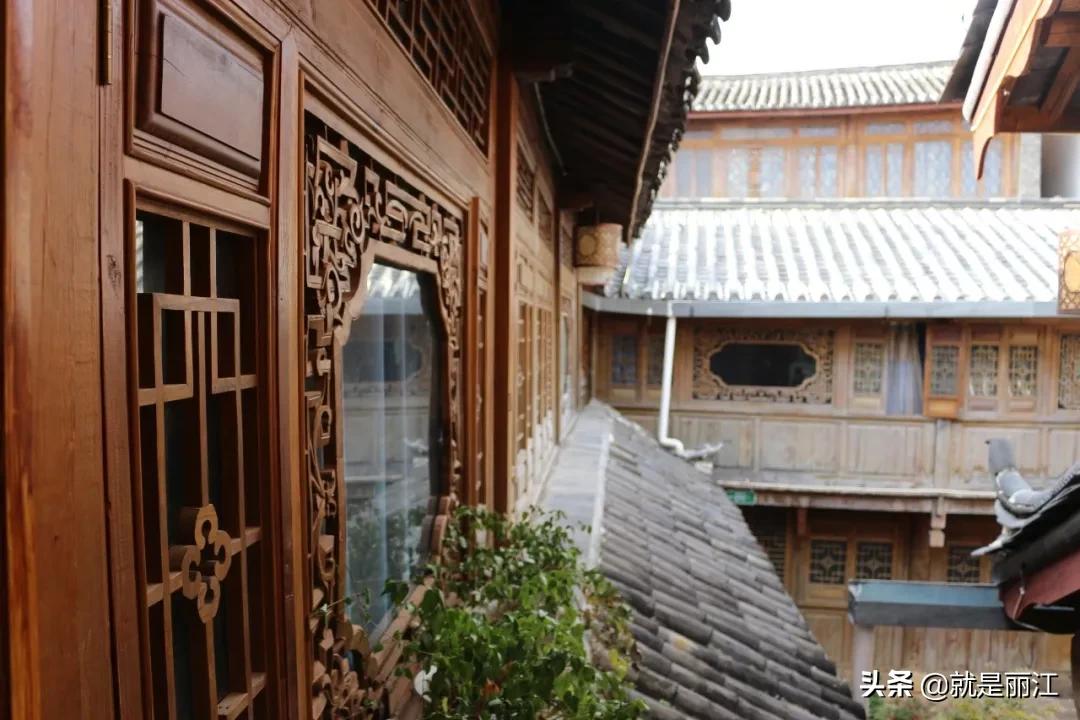 在丽江也能住豪华的酒店,丽江古城观景喝茶