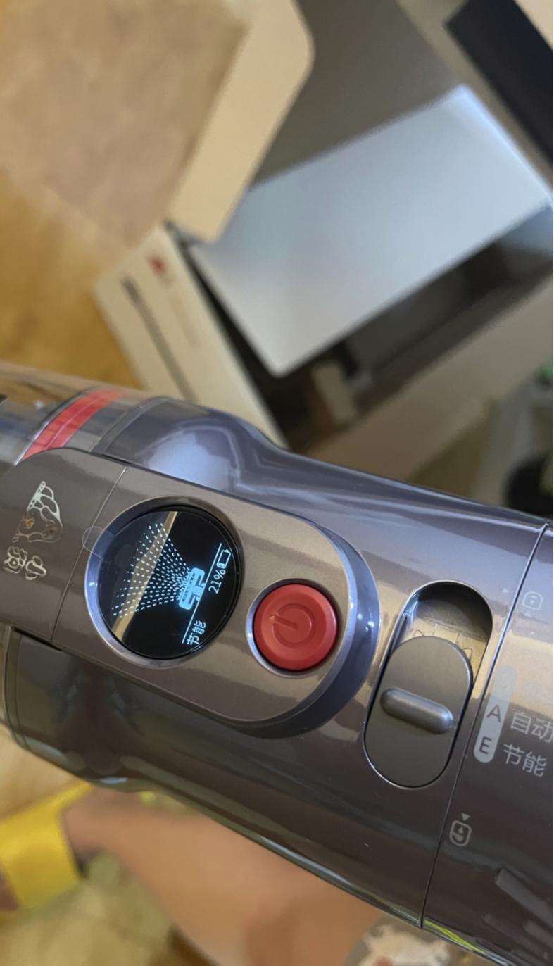 小狗吸尘器和戴森吸尘器对比,戴森吸尘器哪款性价比高10倍