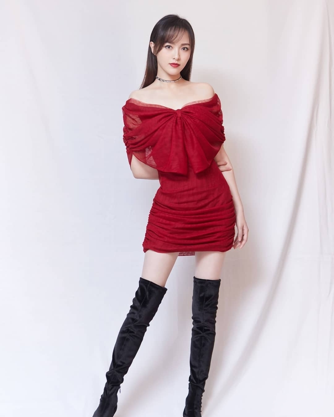 唐嫣穿蝴蝶结一字肩,唐嫣身穿蝴蝶结粉色礼裙惊艳全场