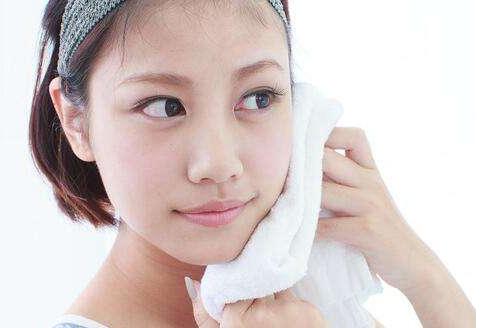 脸上总是爱出油怎么护肤,脸上爱出油怎么办怎么护肤