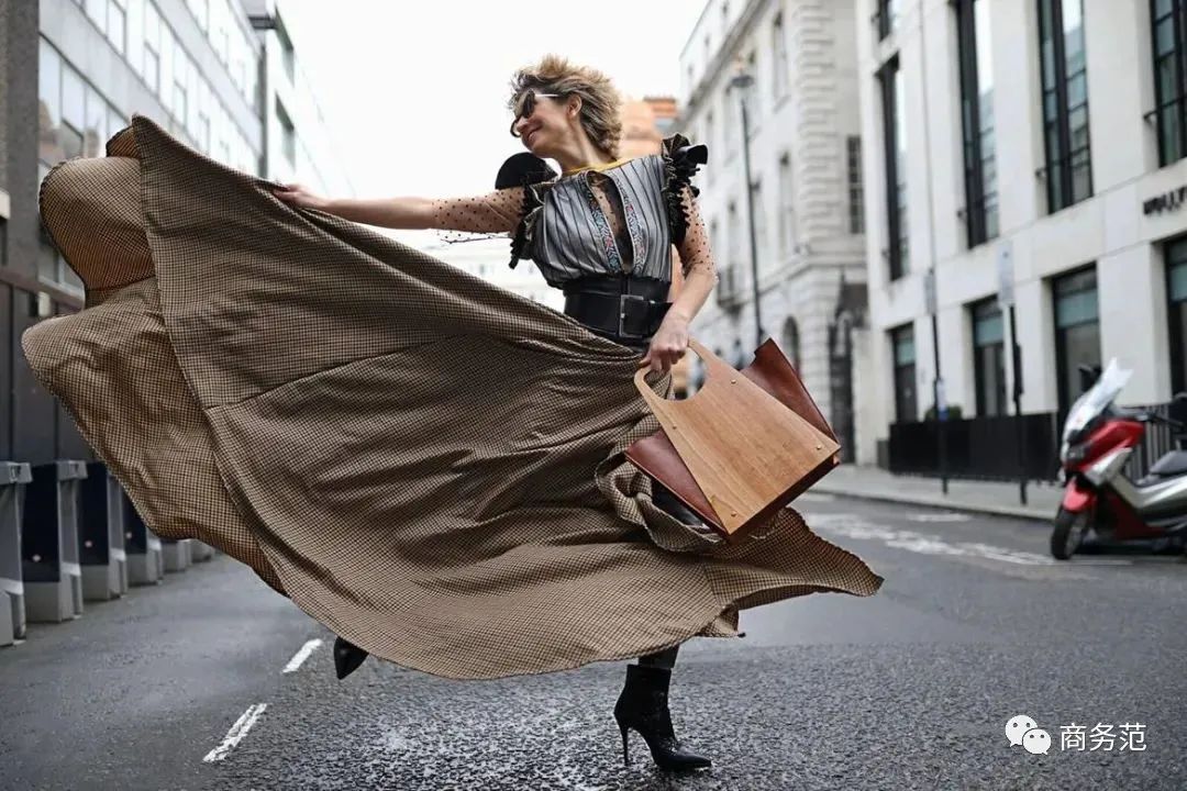 职场女生第一个包包,职场girls