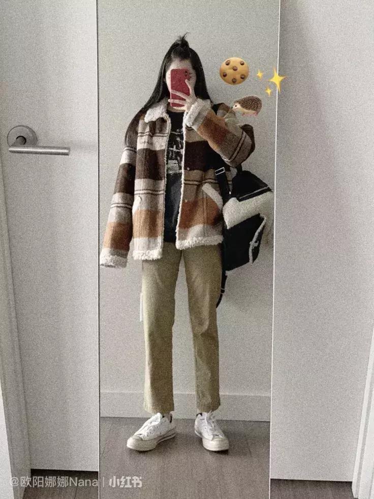 欧阳娜娜穿着匡威的经典款出镜,欧阳娜娜有所有的匡威