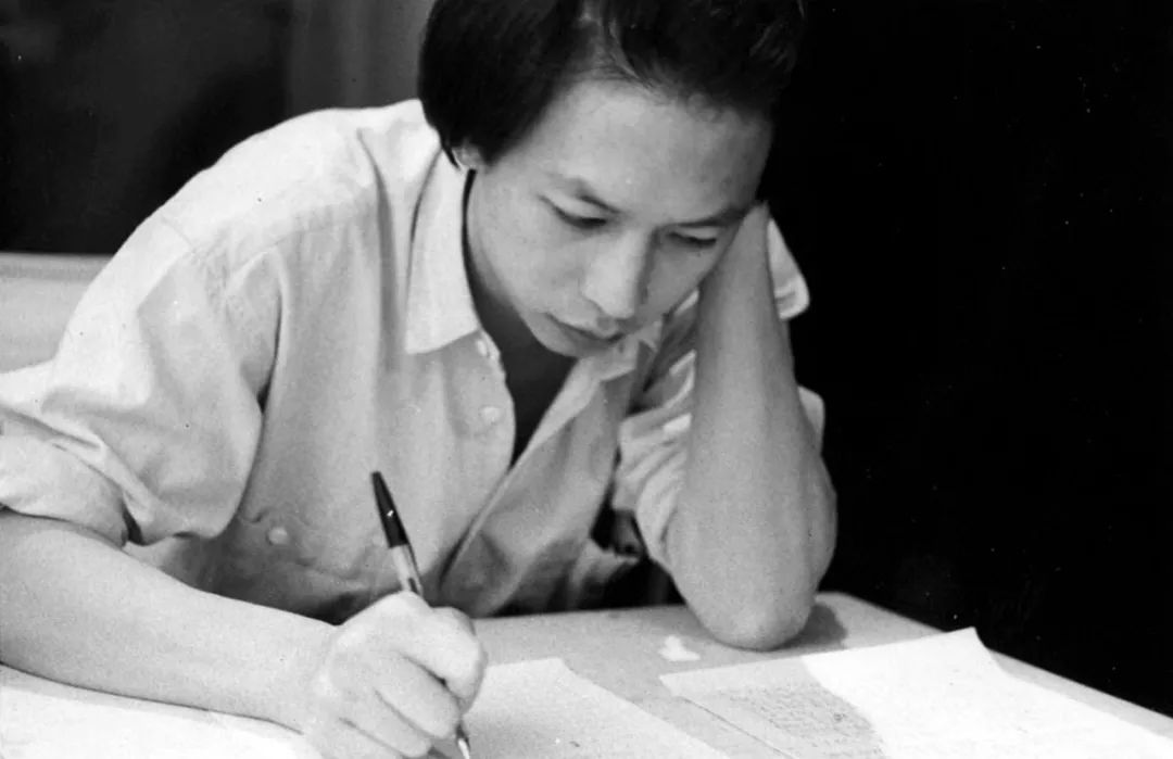 “现在的人们,太早学会后悔了”