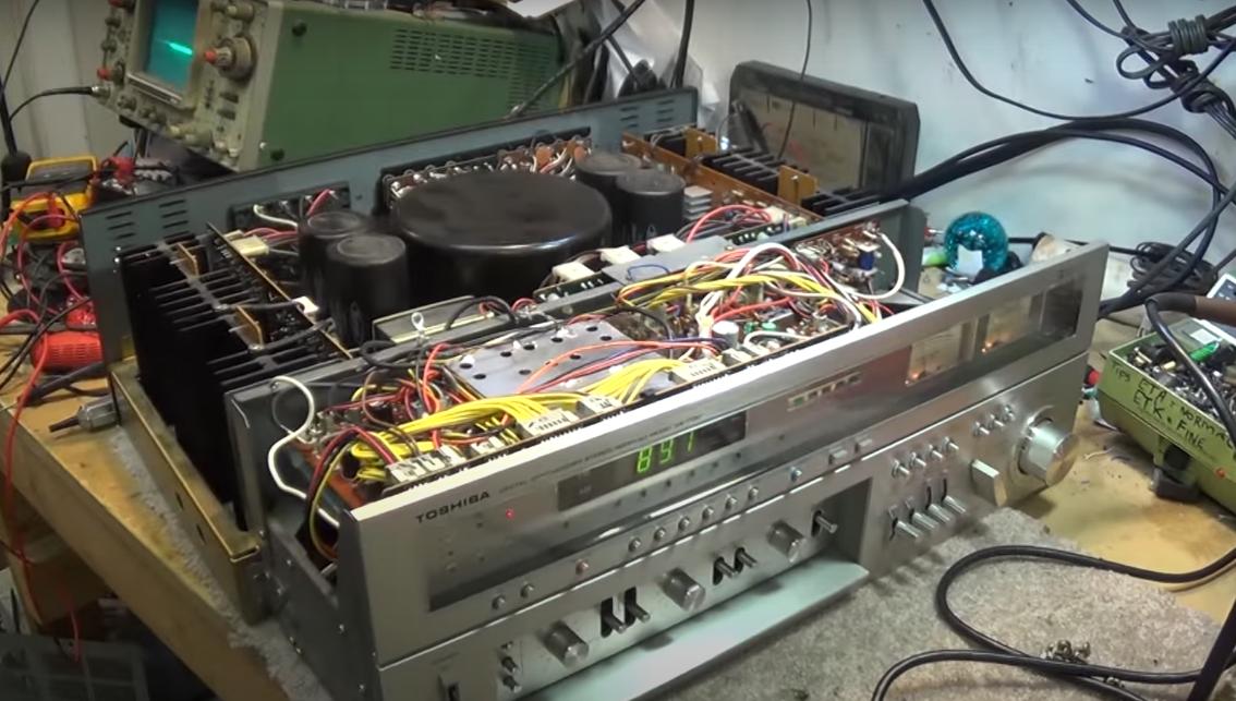 东芝toshiba电路板维修,东芝ic70收音机拆解