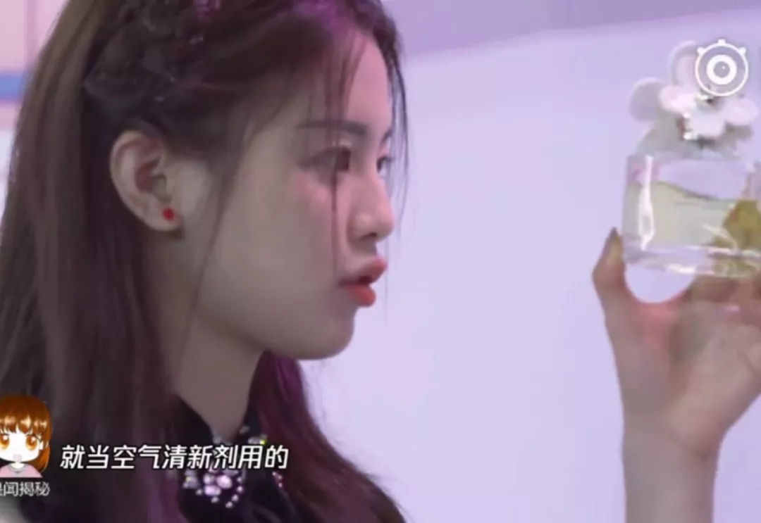 欧阳娜娜杨超越谁更美,杨超越和欧阳娜娜为啥长得一样