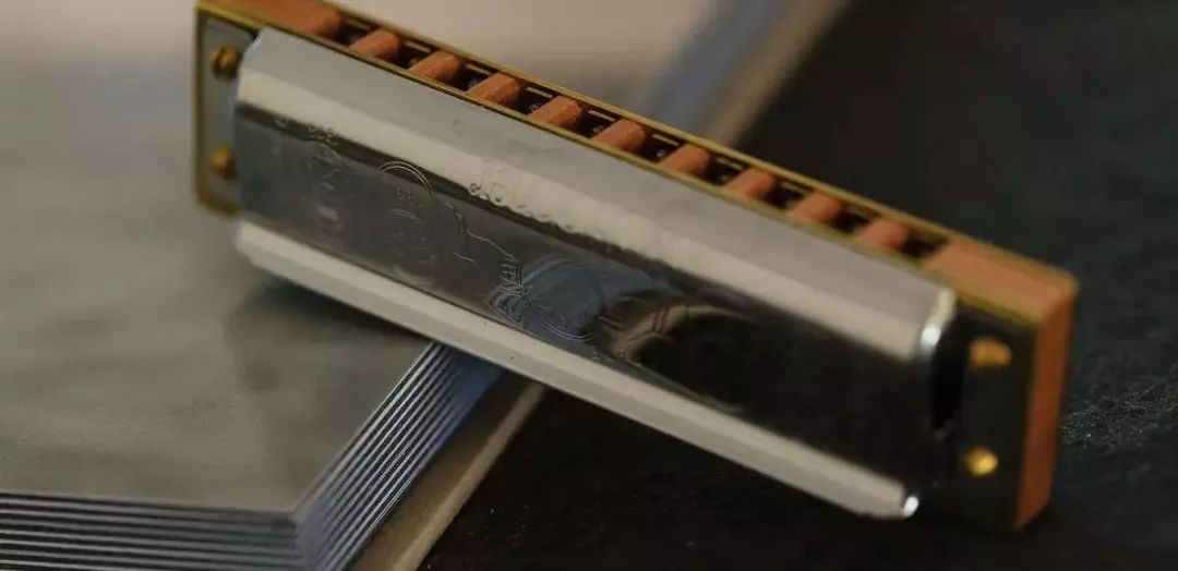 怎么吹响口琴单音,蓝调口琴与单音口琴的区别