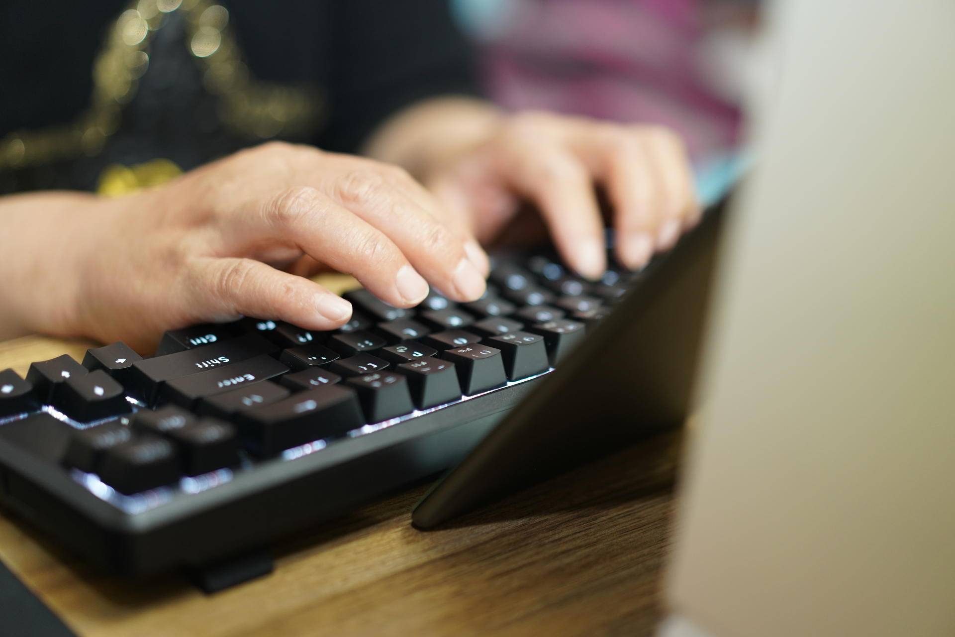 黑爵k680t镖人主题键盘,黑爵k620t键盘蓝色