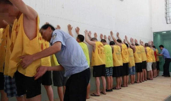 看守所里有内衣内裤吗,看守所给犯人提供内衣吗