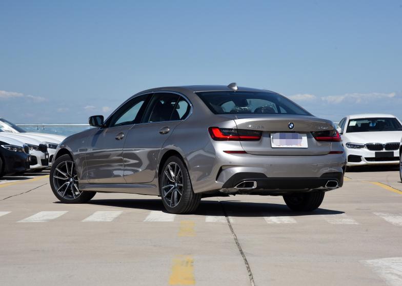 41万提了低配宝马,39万提了辆低配奔驰glc260