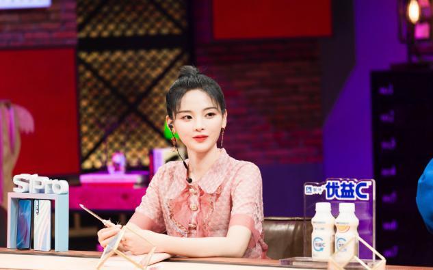 适合小圆脸女生的发型学生党,适合小圆脸发际线高的女生的发型