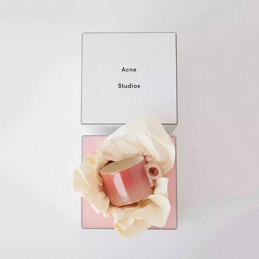 acnestudios白色毛衣,acnestudios紫色毛衣