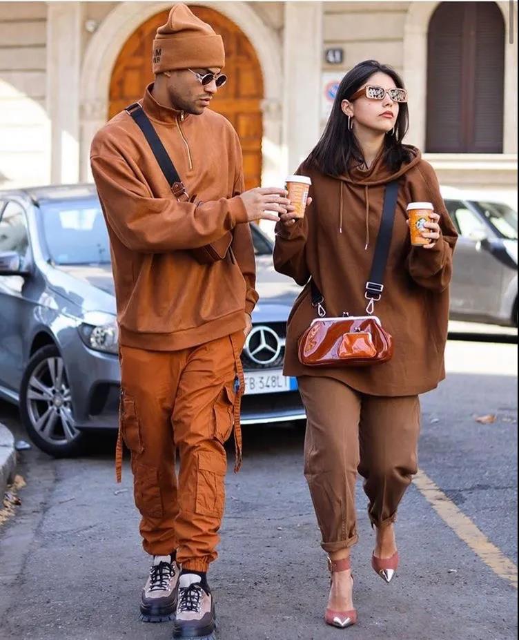 今年最流行穿搭鞋子长筒靴,最新束脚裤穿搭