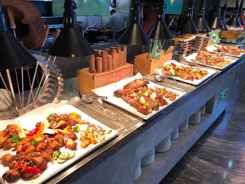 自助餐为啥总是吃几口就饱了,自助餐为什么一吃就饱了