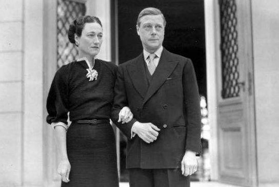 如何穿西装不像卖保险的,西装怎么穿才不像卖保险的