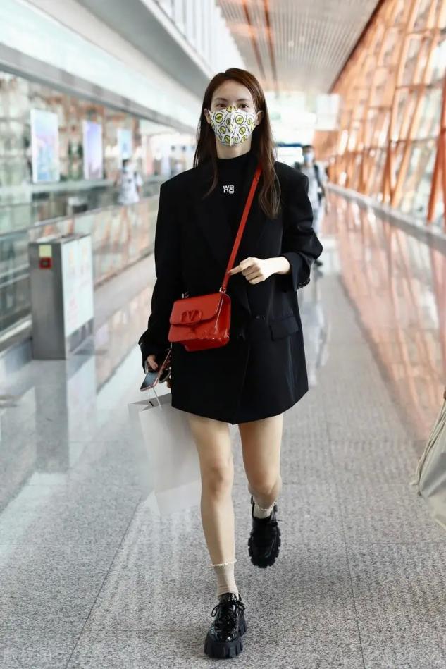 夏季小白鞋搭的中筒袜,适合平底鞋穿搭的袜子