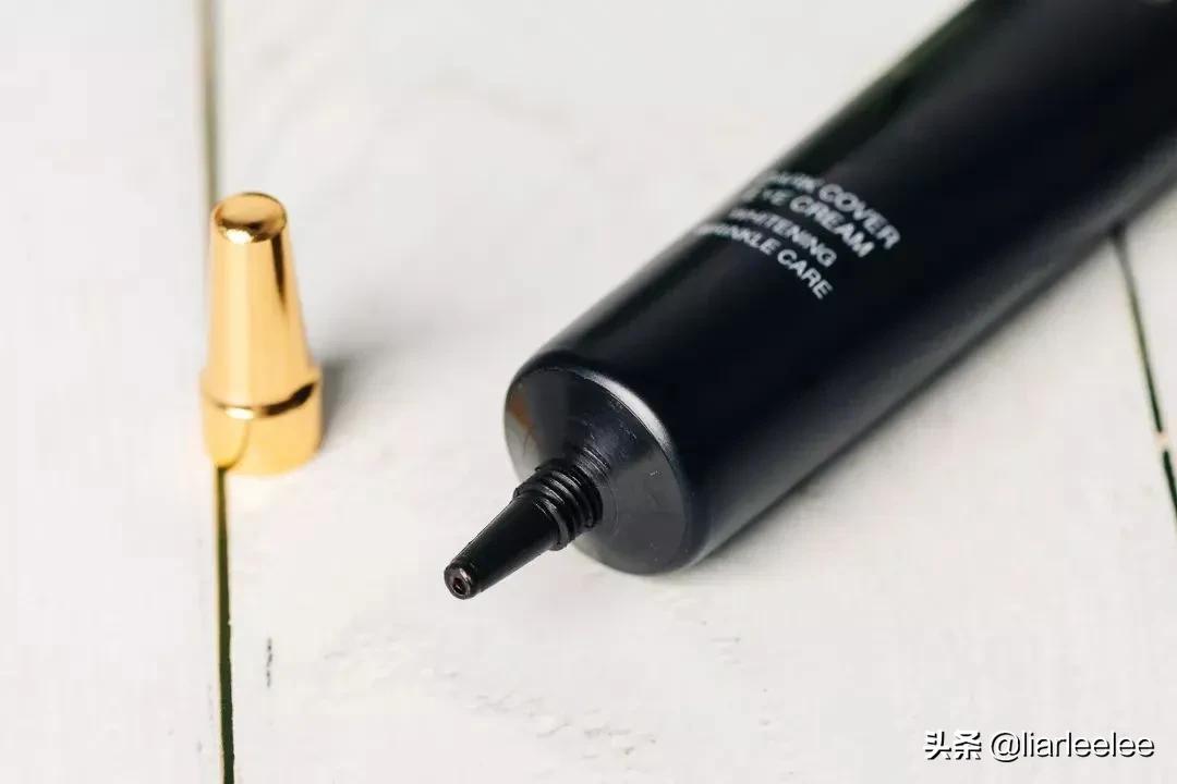 防眼角皱纹最好的方法,眼部皱纹多特别显老