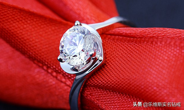 钻戒哪个牌子的好性价比高还便宜,2022今年最火的钻戒
