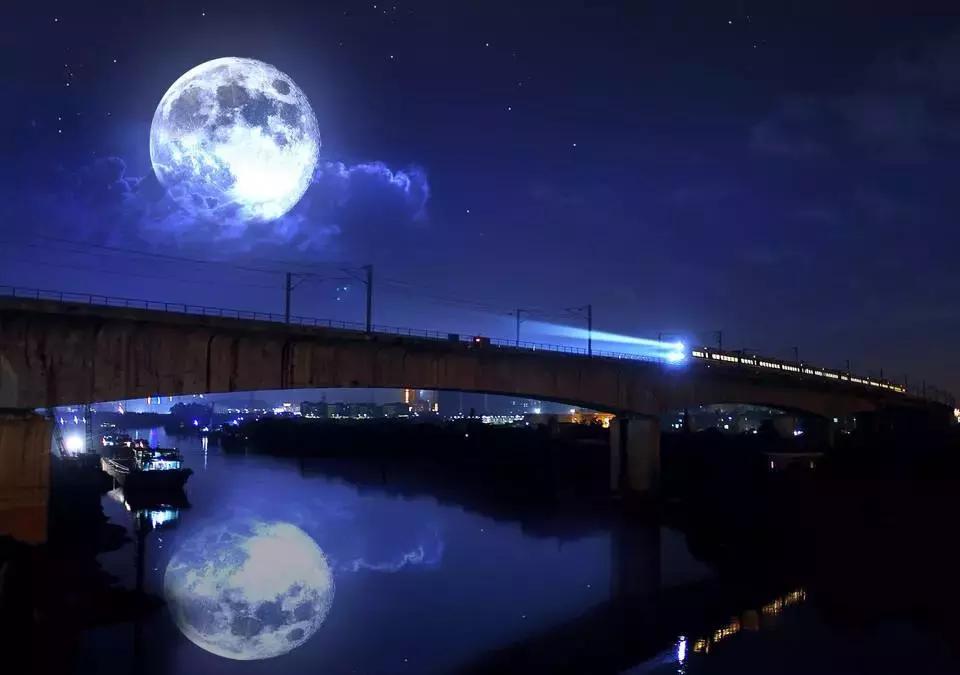 “血月见,妖孽现”丨2019年的这颗红月亮,送给北美~