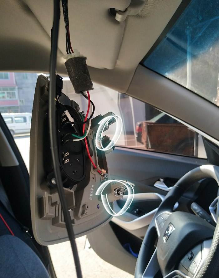 大爷碰瓷失败，“黑匣子”也有大学问——浅谈行车记录仪的实用性