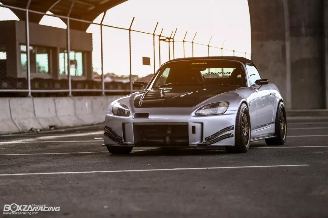 带你走进本田s2000,本田跑车s2000第一视角