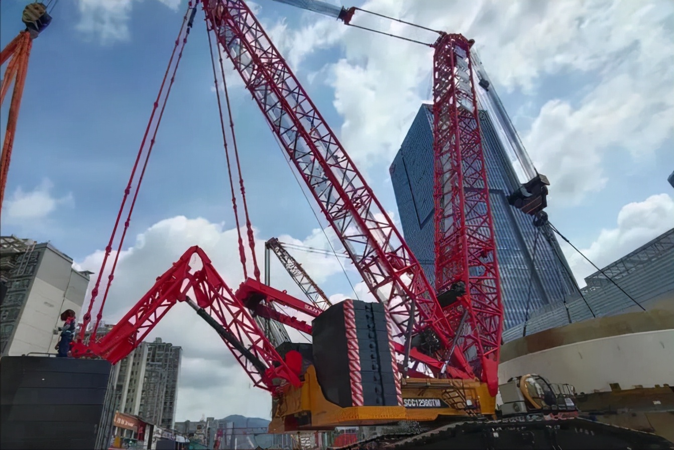 中国工程机械行业崛起,中国最大履带起重机是多少吨