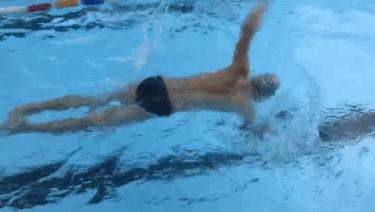 怎么游泳游的又快又不累,游泳如何游得又快又不累