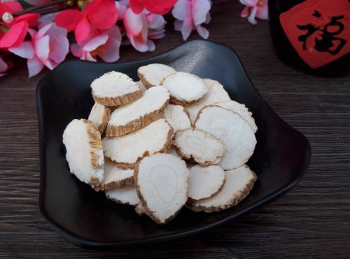 治疗白癜风的中药白芷是什么样的,补骨脂白芷泡酒可治白癜风患者吗