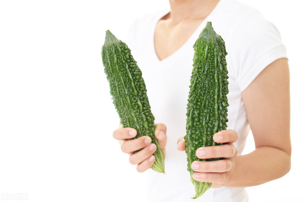 女生的拜拜肉怎么减？纠正2个恶习，5个动作减掉手臂赘肉