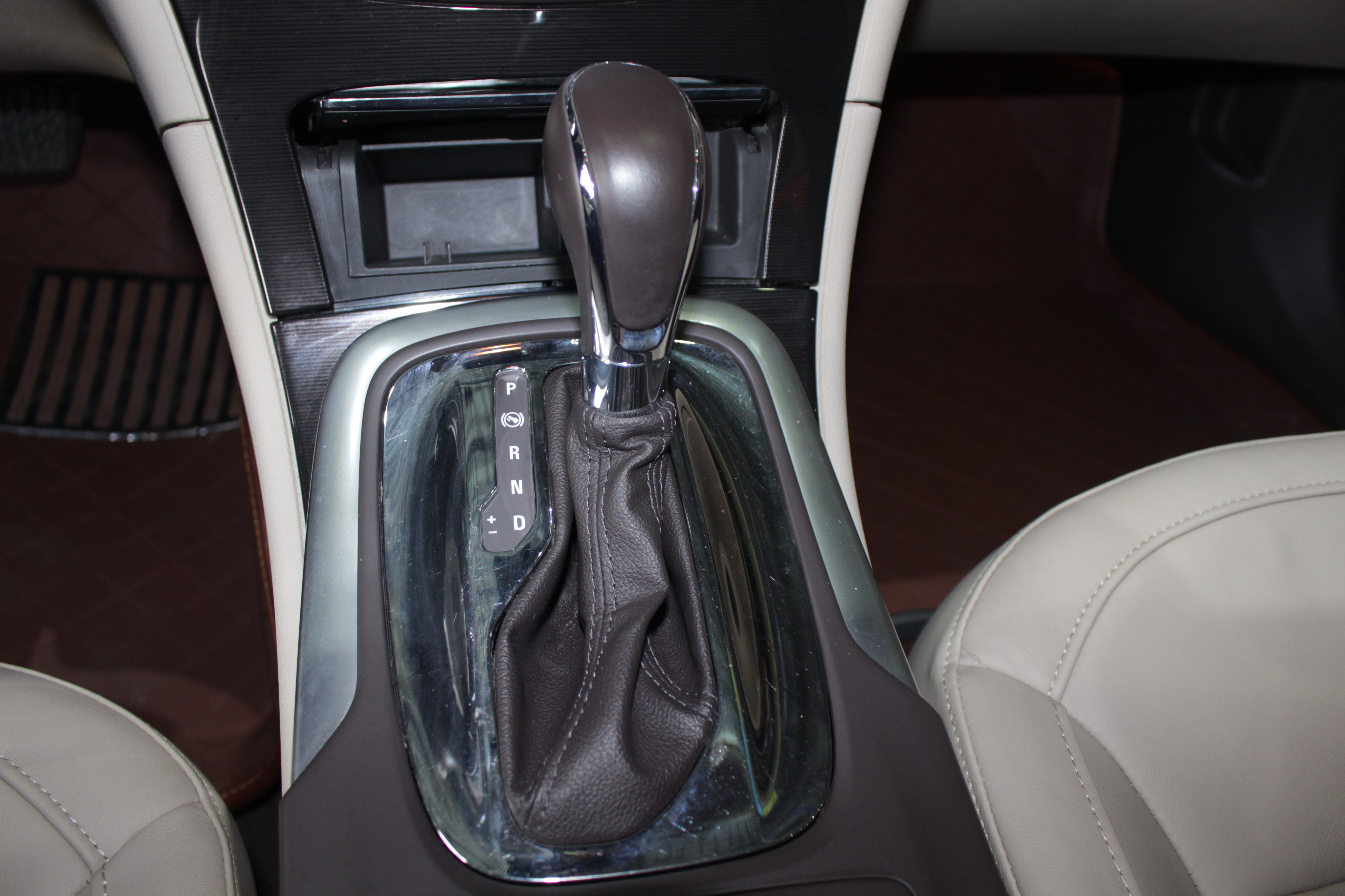 09年别克君威2.4二手车现在多少钱,别克君威2013款2.4l二手车价格