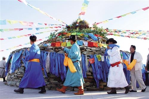 蒙古族的传统节日及传统风俗,蒙古族节日及风俗习惯简短