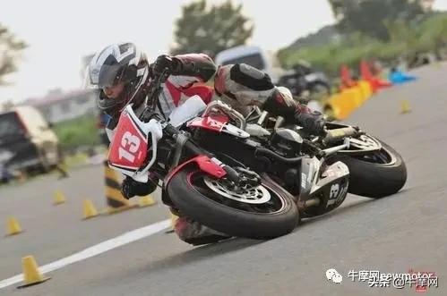 你认为金卡纳是糖还是药？