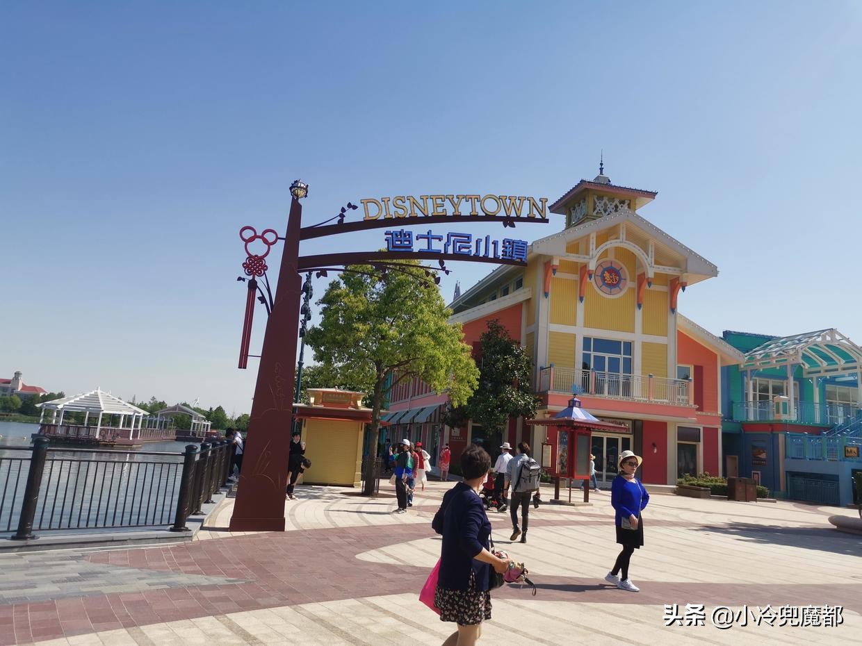 迪士尼游玩如何进迪士尼小镇,不买门票可以进迪士尼小镇